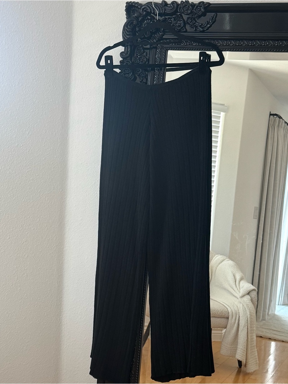 SNDYS Everyday | Women’s Black Rib Knit Wide Leg Lounge Pants - Picture 4 of 6